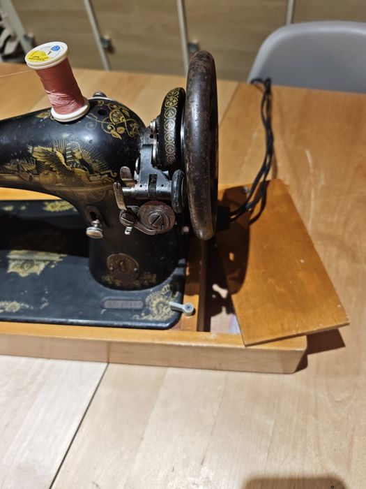 Máquina de Costura Antiga Singer Original (C. 1919) - Modelo 66/99,