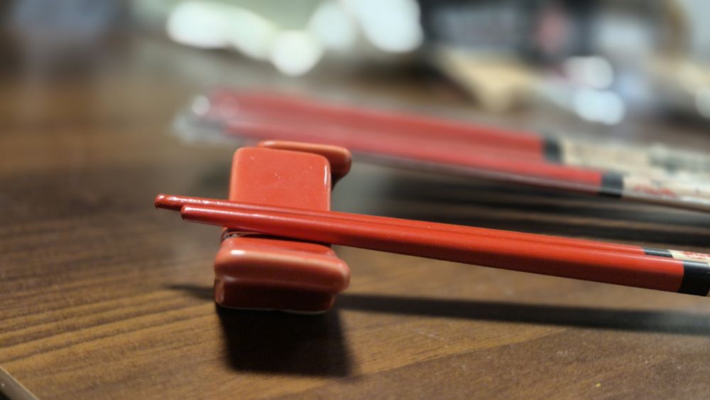 Komplet 4 par pałeczek i 2 podstawek