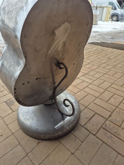 Solidne  ,masywne palenisko -gitara