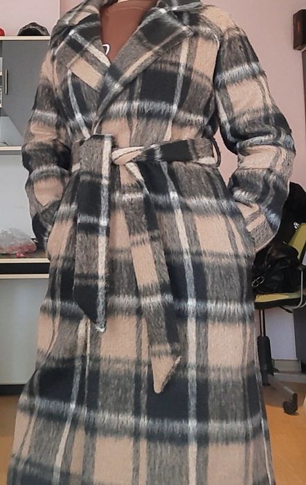 Damski płaszcz, w bardzo dobrym stanie
