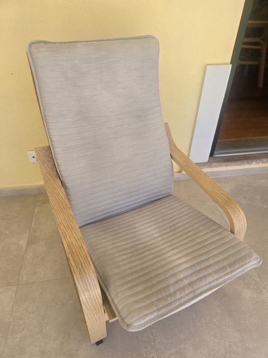 2 Poltronas com almofada.
