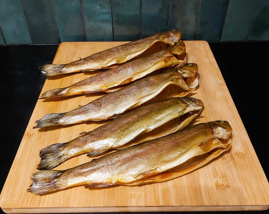 Ryby wędzone – smak i tradycja - pstrąg łosoś jesiotr karp