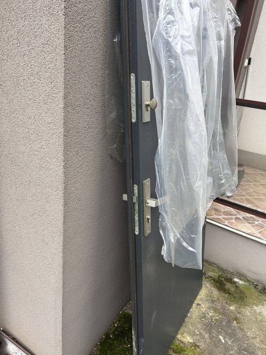 Drzwi zewnętrzne Mikea grafit