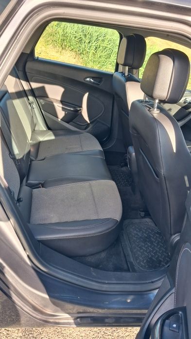 Opel Astra Sports Tourer 1.7 CDTi — photo 5