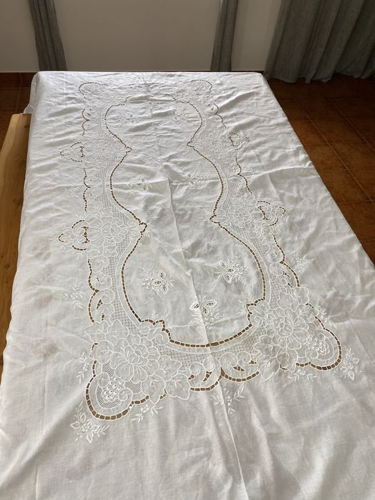 Toalhas de mesa bordadas