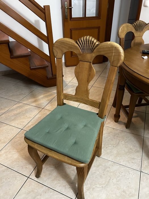 Mesa extensivel + 4 cadeiras