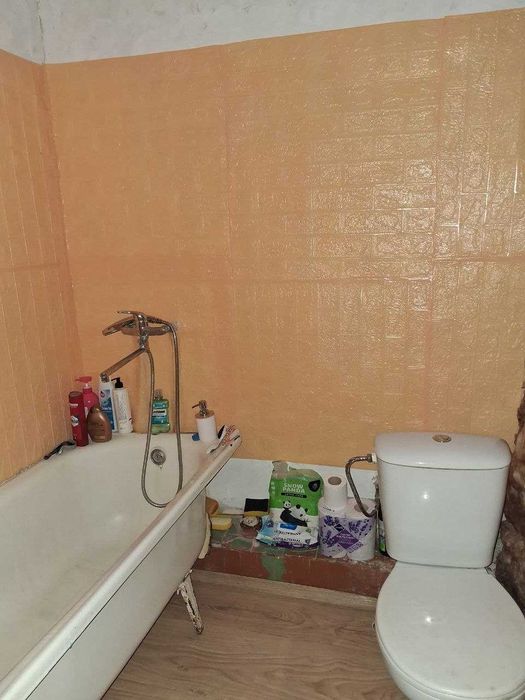 Продам 1-кімнатну на Райдужному масиві Райдужна 13в