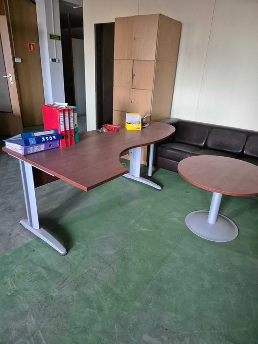 meble biurowe,  biurko, stolik, witryna i szafka