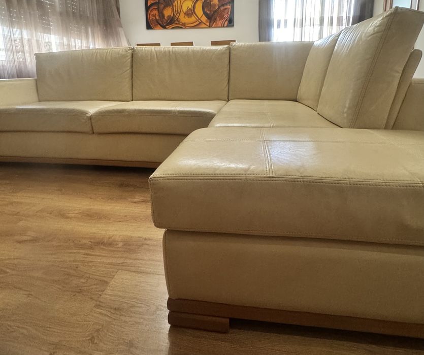 Sofá X-Long em Pele