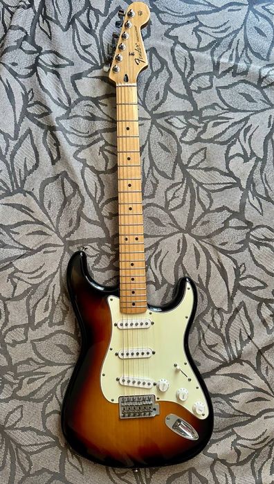 Fender Stratocaster Standard Sunburn 2013