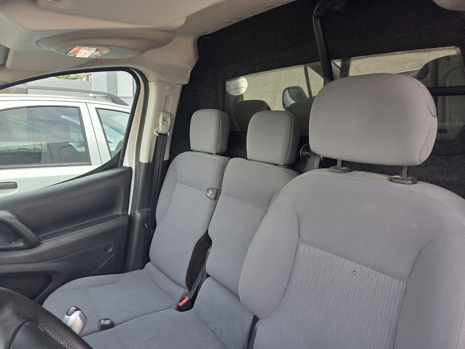 Peugeot Partner usada
Ano 2015
Diesel
221300 kms