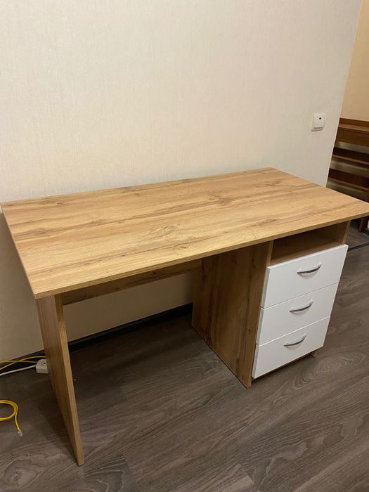 Стол письменный б/у