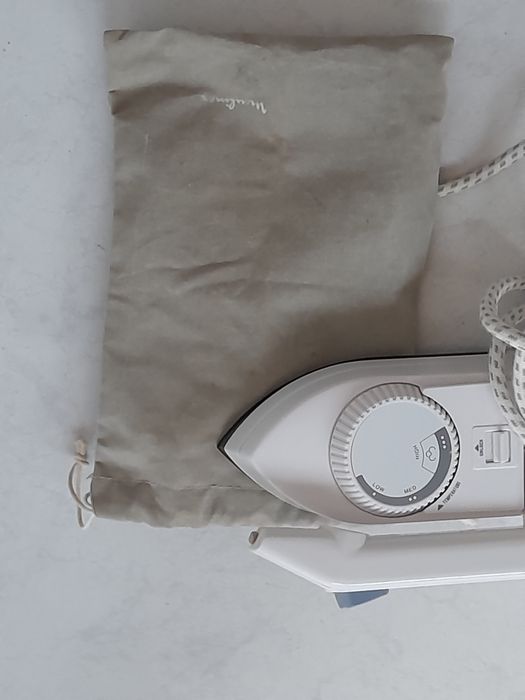 Ferro engomar viagem Moulinex