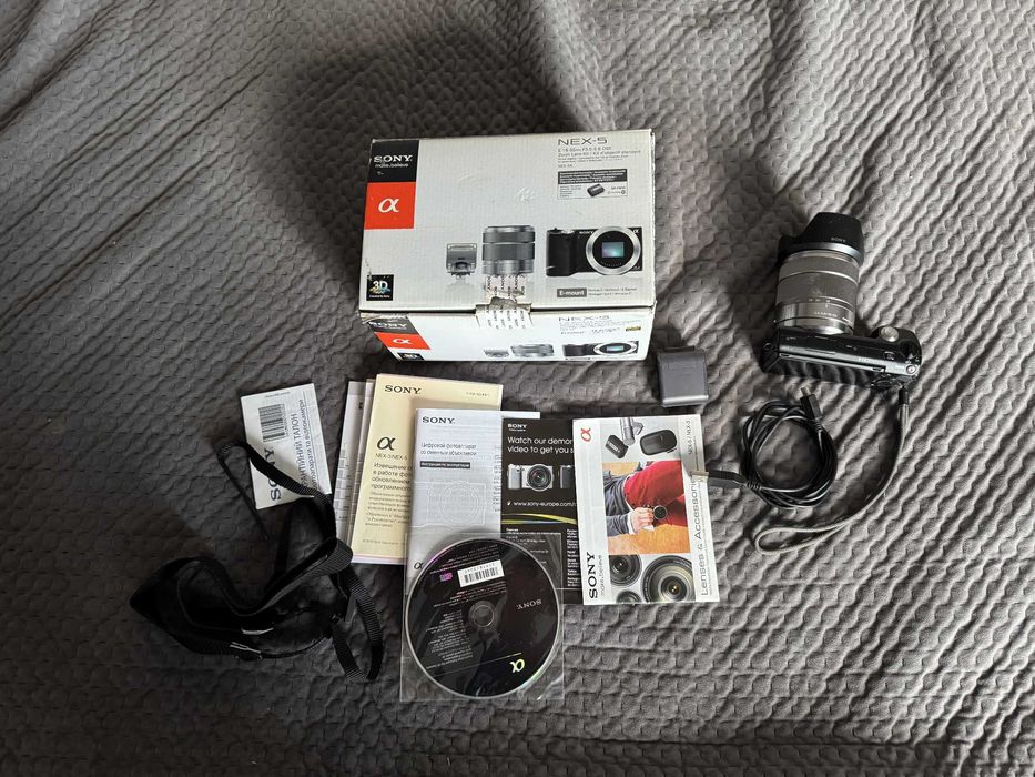 Беззеркальный фотоаппарат Sony Alpha NEX-5 (NEX-5K), полный комплект
