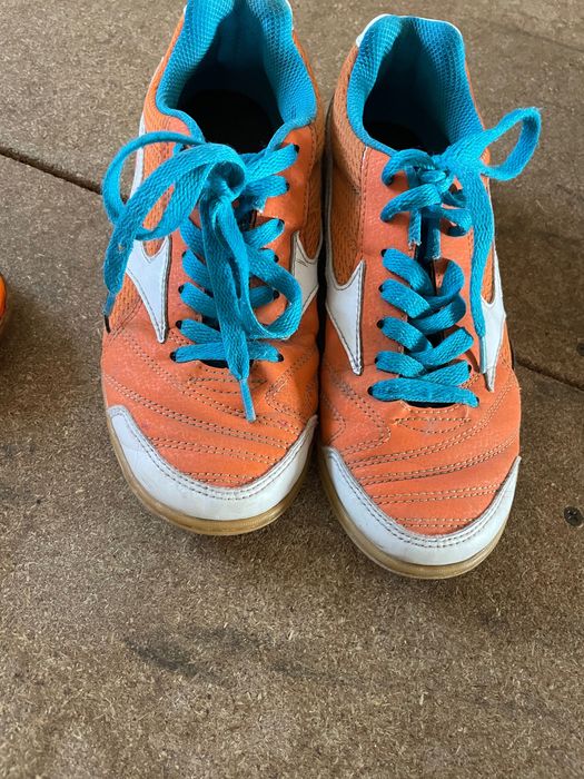 Спортивне взуття