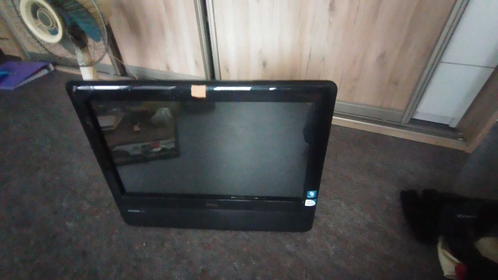 Komputer Dell Inspiron AIO 19 E1500/3GB/320/7HP64 z 2014 roku. Ekran dotykowy.
