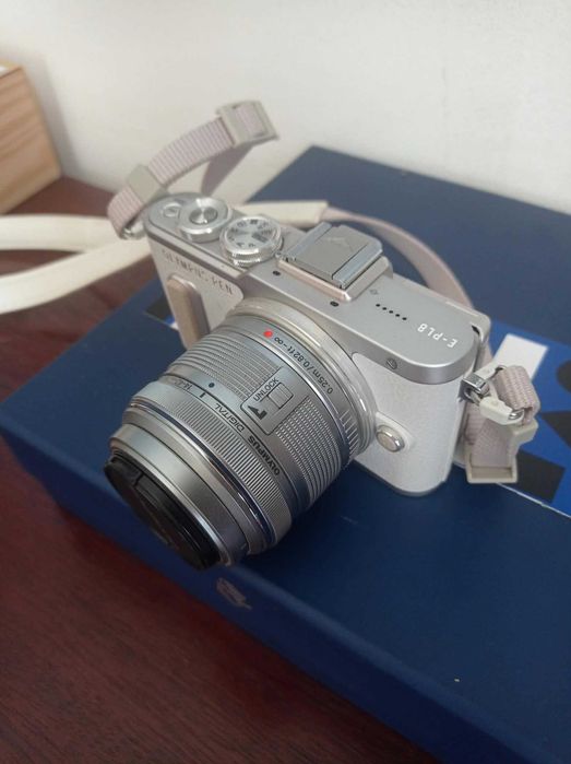 Olympus Nova, c lente e todos os acessórios. Não uso. Sem caixa