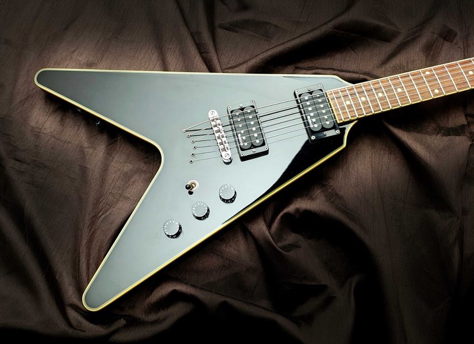 Schecter V1 Special Edition Flying V_promo