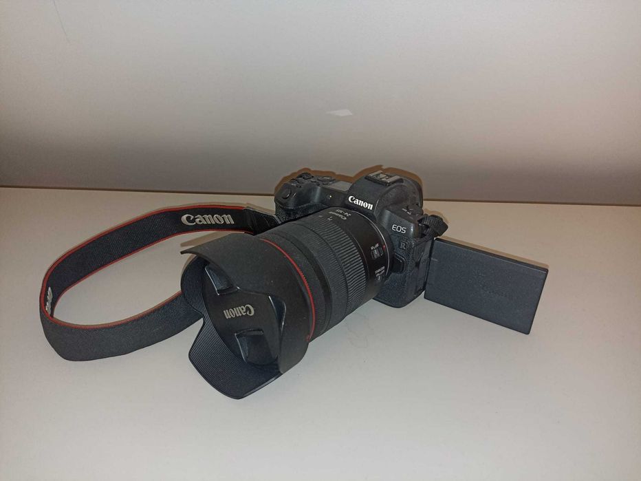 Canon EOS R + RF 24-105 mm f/4 L IS USM + adapter EF-EOS R