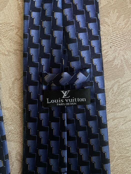 Галстуки Louis Vuitton ,и краватки. (Не Дипломат,костюм)Луи витон