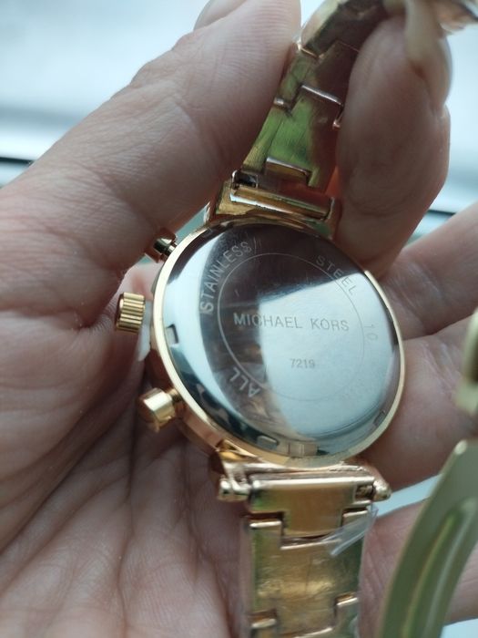 Продам часы michael kors