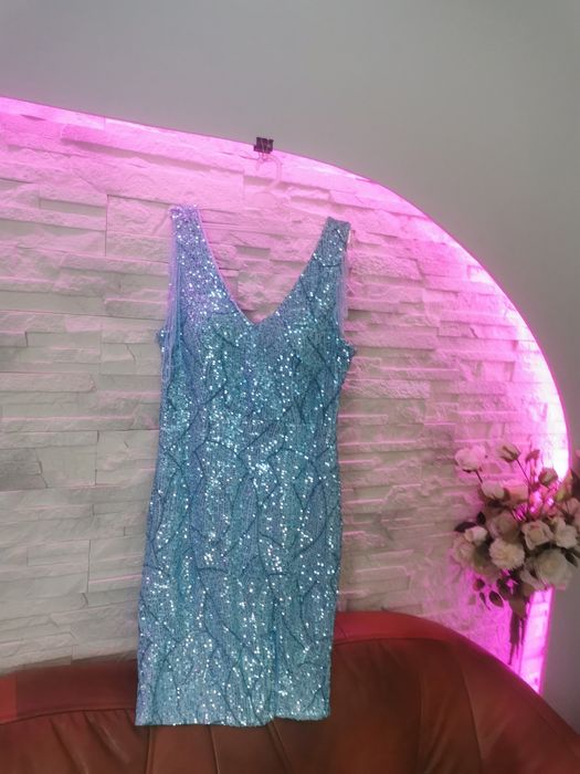 Śliczna sukienka 42 z koralikami i cekinami. Pretty Women