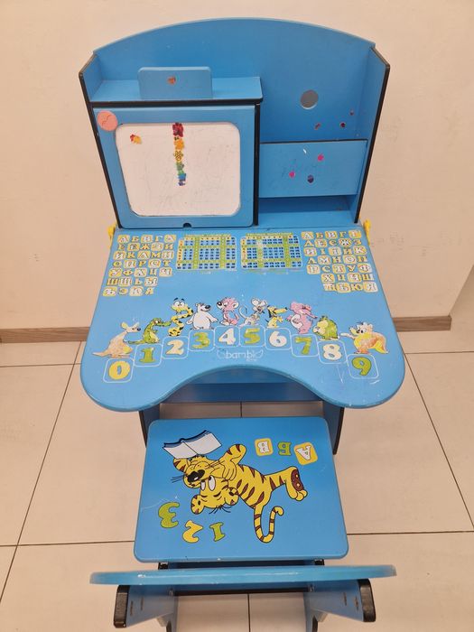 Детская парта и стул