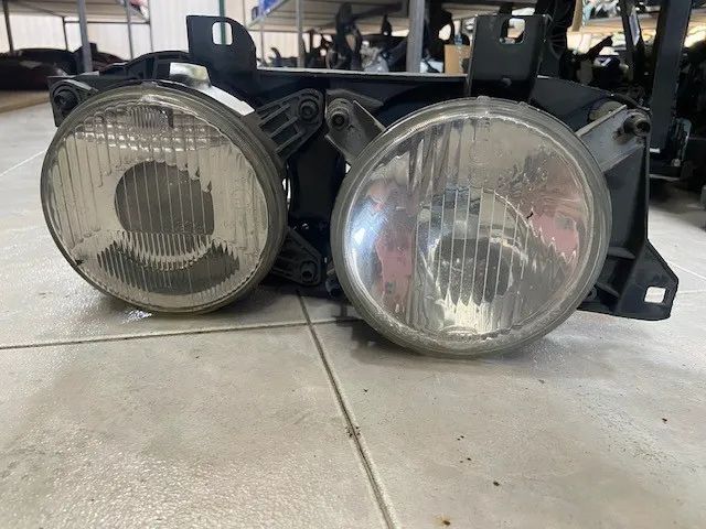 Farol direito Bmw e34 / 13174000