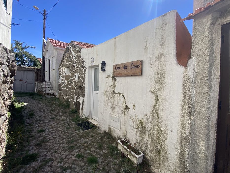 Casa T1 + 1 ( em fase final de restauro )