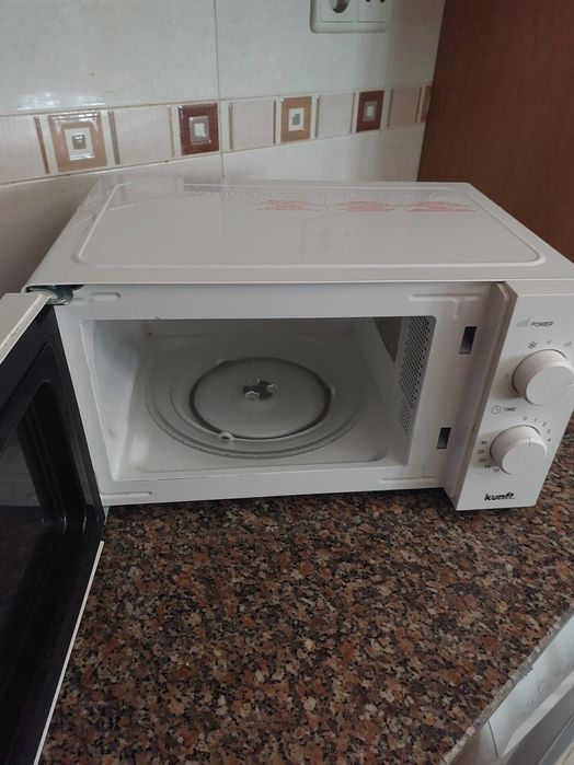 Nearly new microwave oven442828987931699201