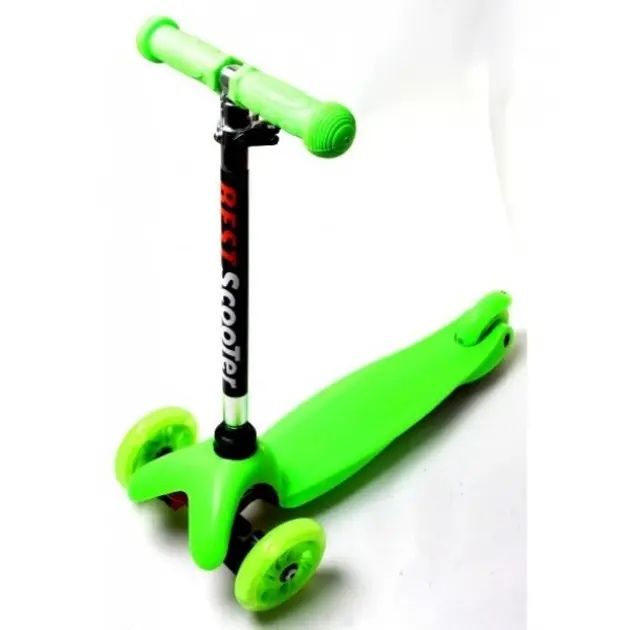 Трехколесный самокат с светящимися колесами