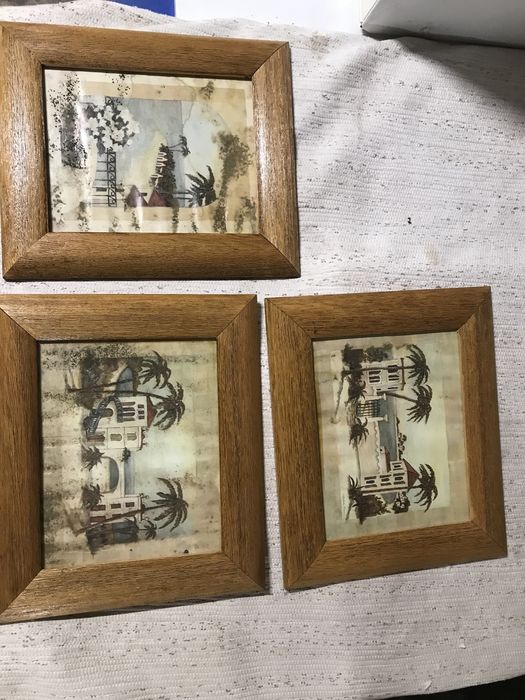 Quadros e loiça decorativa de parede