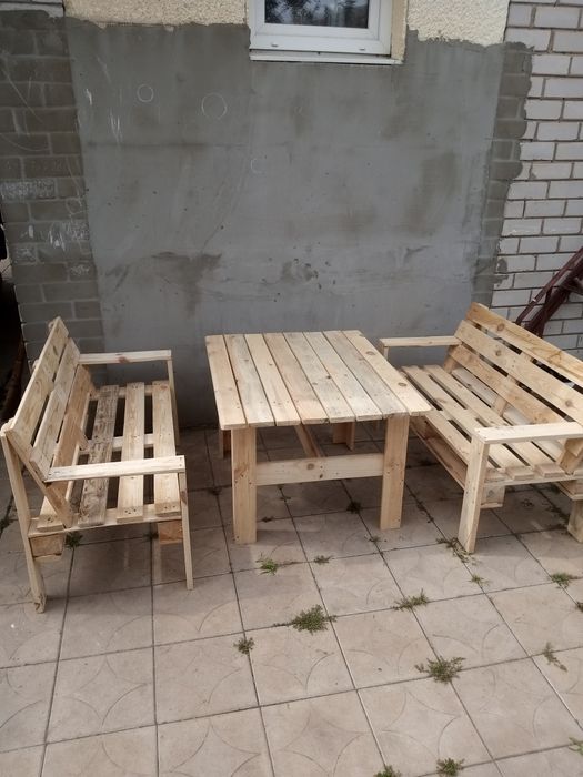 Лавочка з піддонів