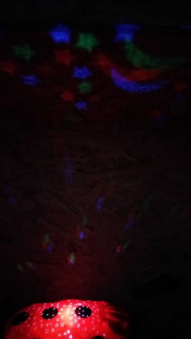 Joaninha Projetor musical noturno Bebé Glow Pillow