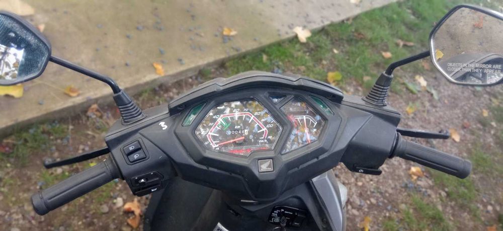 Скутер Honda Dio