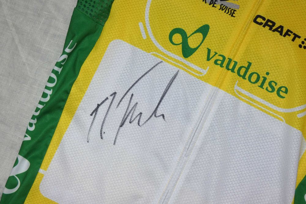 Велосипедная джерси команды Craft Vaudose Team с автографом гонщика