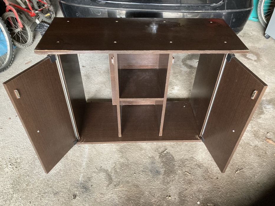 Movél para TV ou cozinha em bom estado