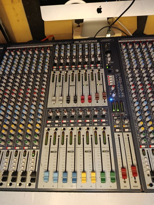 Mesa de som Allen&Heath GL2 800M