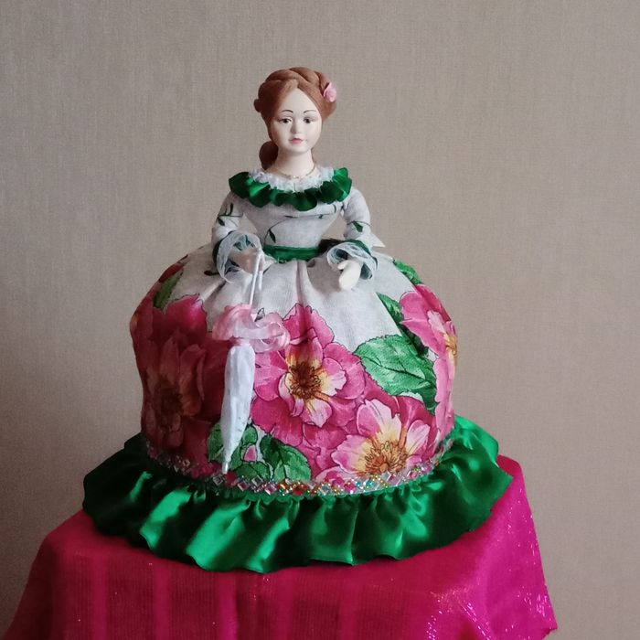 Кукла ручной работы.Высота 33см.Новая очень красивая.