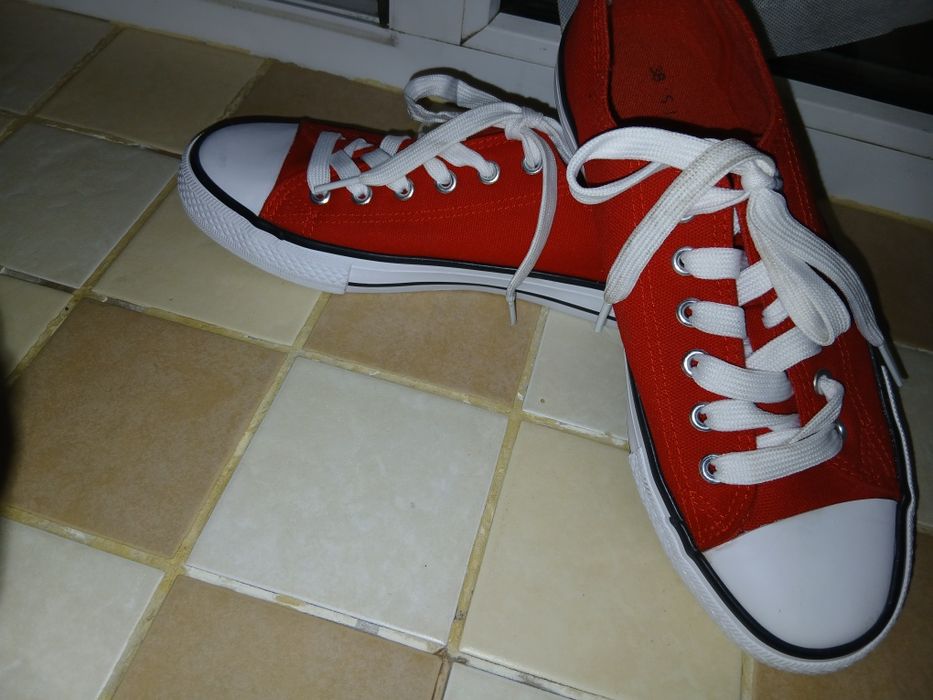 Нові жіночі кеди