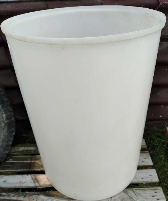 Zbiornik/ pojemnik plastikowy 400l