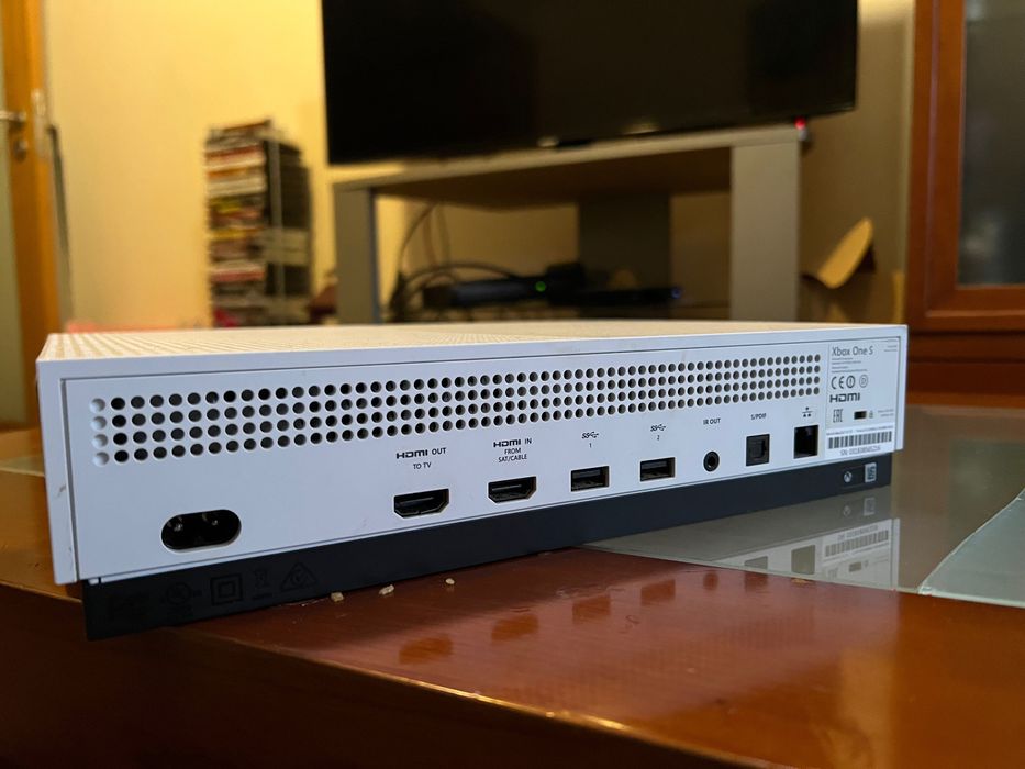 Xbox One S 1TB Excelente estado