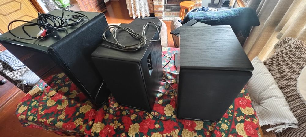 2.1 Colunas Activas e Subwoofer: Edifier r2750db + Mivoc Hype 10g2 + Suportes
