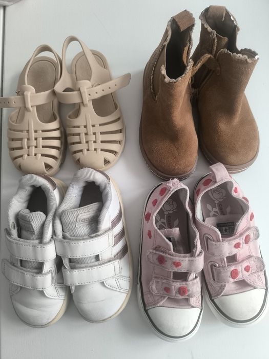 Sapatos Tamanho 24