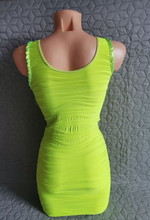 Sukienka obcisła neonowa elastyczna