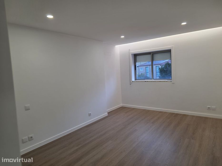 T3 totalmente remodelado | 126 m² | Garagem fechada | Pronto a habitar