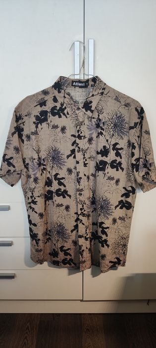 Short-sleeve summer shirt