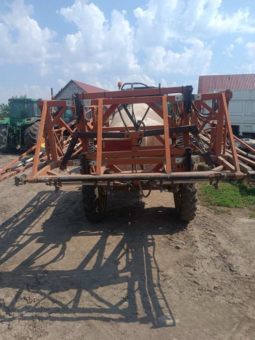 Причіпний обприскувач ОРП-2000/ОПШ-2000