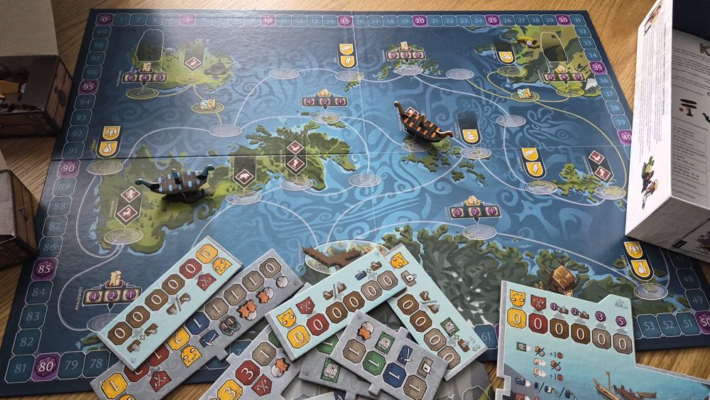 Jogo de tabuleiro Karvi completo e usado apenas uma vez