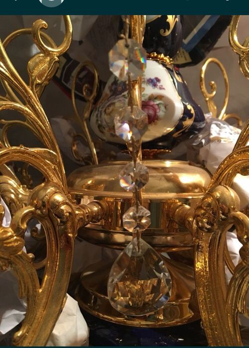 Candeeiro teto em porcelana e metal dourado.